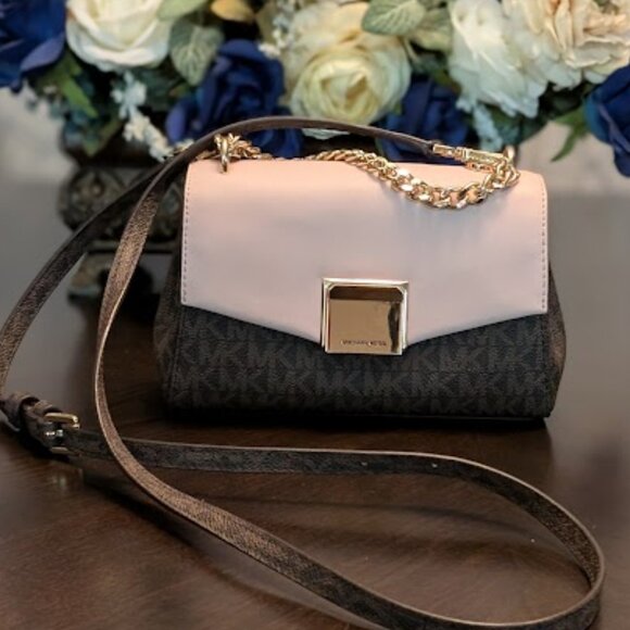 O2 MICHAEL KORS Lita Small Two-Tone Logo Leather Bag - Picture 1 of 13